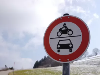 Road sign "motorbike and car"